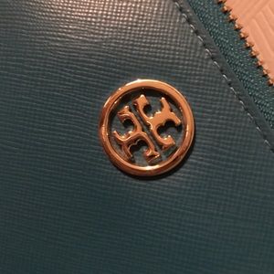 Tory Burch Zip Long Wallet